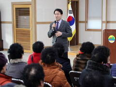 장흥군 용산면행정복지센터는 13일 용산면복지회관에서 노인일자리 및 사회활동 지원 사업 발대식 개최했다고 밝혔다.