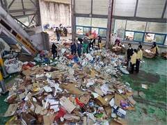 정종순 장흥군수는 지난 10일 장흥군 그린환경센터 재활용 선별장을 방문해 현장 직원들을 격려하고, 쓰레기 처리 상황을 점검하였다.