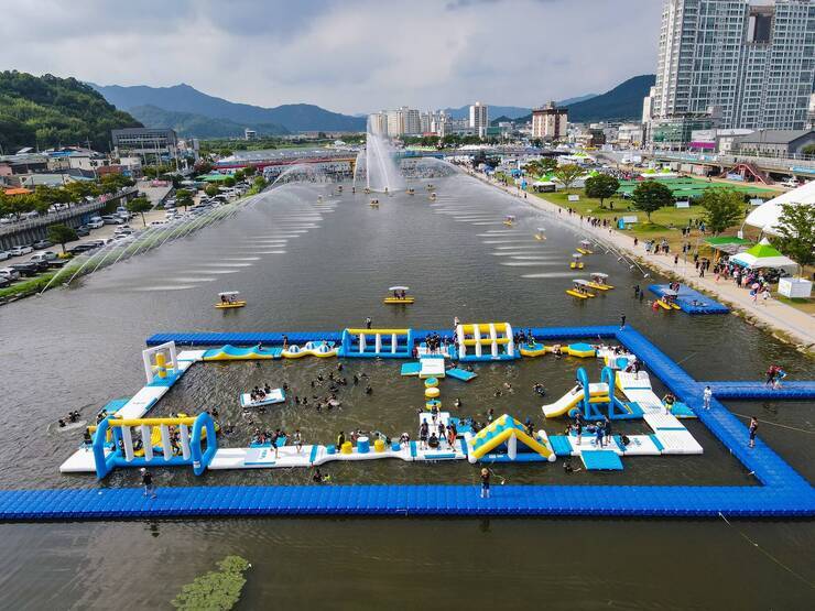제15회 정남진 물축제 전국 수중풋살대회 사진입니다.