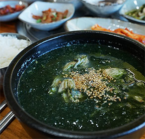 Seaweed Fulvescens Rice Soup