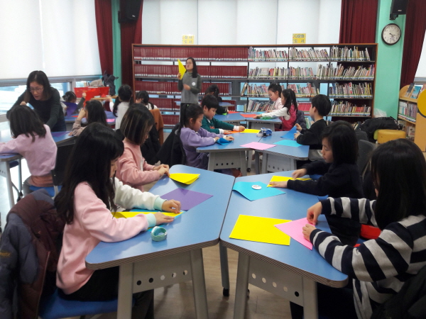 장흥군은 겨울방학을 맞아 지역 어린이들을 대상으로 ‘전래놀이’와 ‘책놀이’ 프로그램을 개설했다고 밝혔다. 