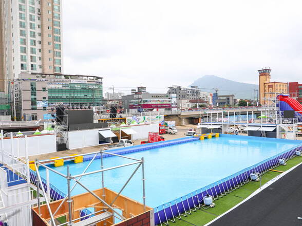 2019년 개막일 전날 물축제 현장사진(풀장)