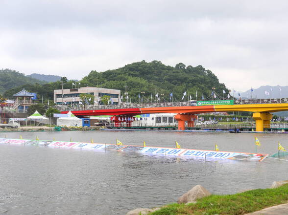 개막 전 물축제현장(탐진강)