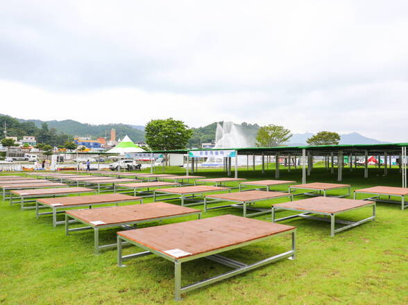 개막 전 물축제현장(관람객쉼터)