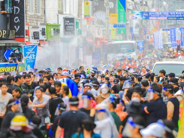 제15회 정남진 물축제 살수대첩 사진입니다.