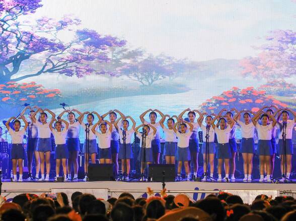 제15회 정남진 물축제 제2회 손석우 가요제 사진입니다.