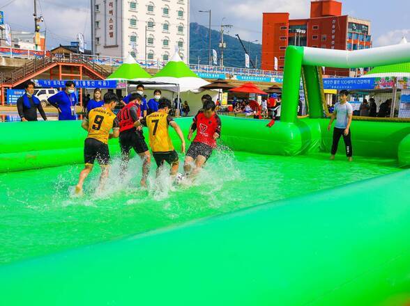 제15회 정남진 물축제  전국 수중풋살대회 사진입니다.