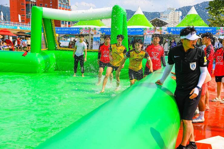 제15회 정남진 물축제  전국 수중풋살대회 사진입니다.