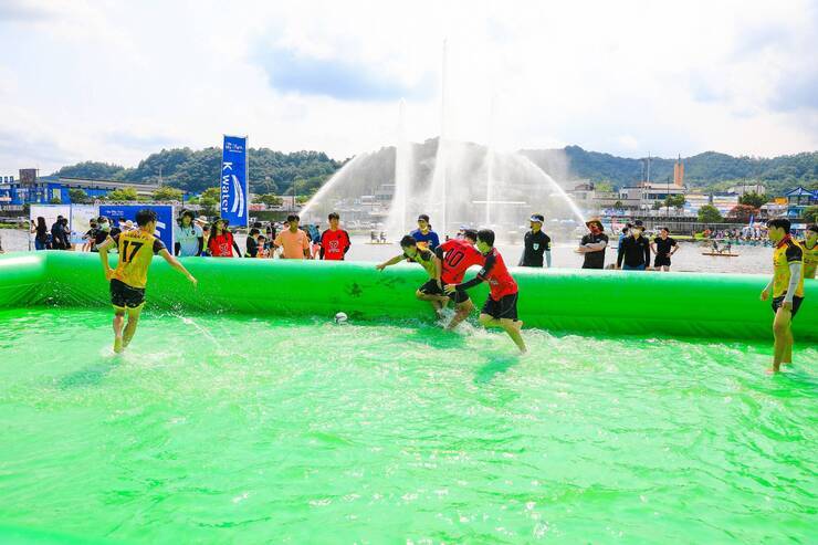 제15회 정남진 물축제  전국 수중풋살대회 사진입니다.