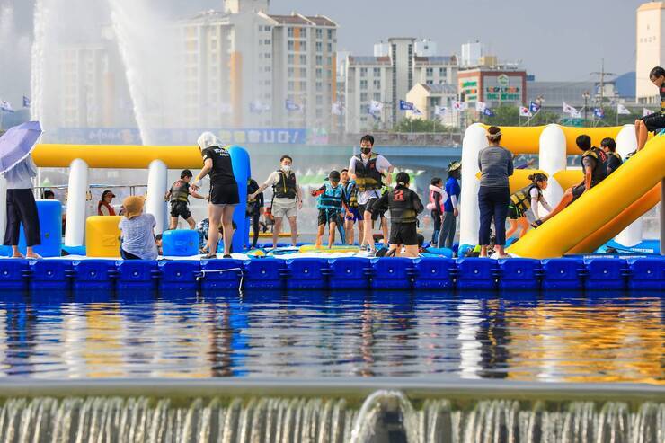 제15회 정남진 물축제  전국 수중풋살대회 사진입니다.