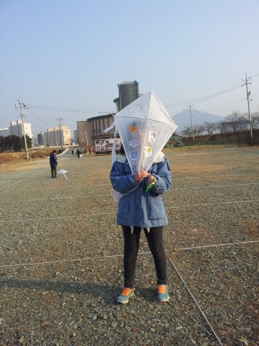연날리기 신동이 나타났어요 ^^~~.jpg