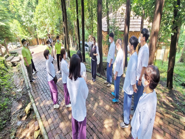 장흥군은 장흥통합의료병원에 ‘전라남도 마음건강치유센터’를 설립하고 본격 운영에 들어간다고 밝혔다.