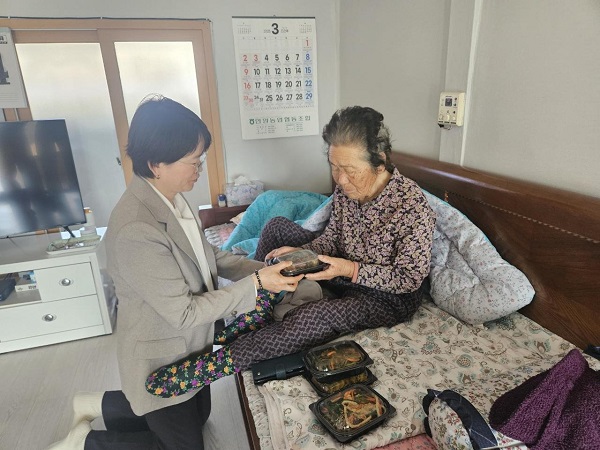 4 안양면 반찬전달